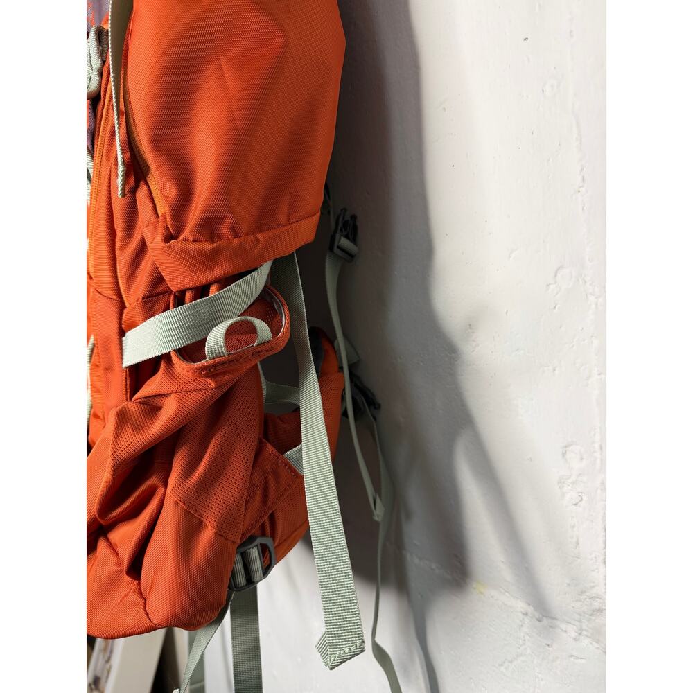 Kelty Redwing 50 Women's Backpack Orange - Picture 2 of 12